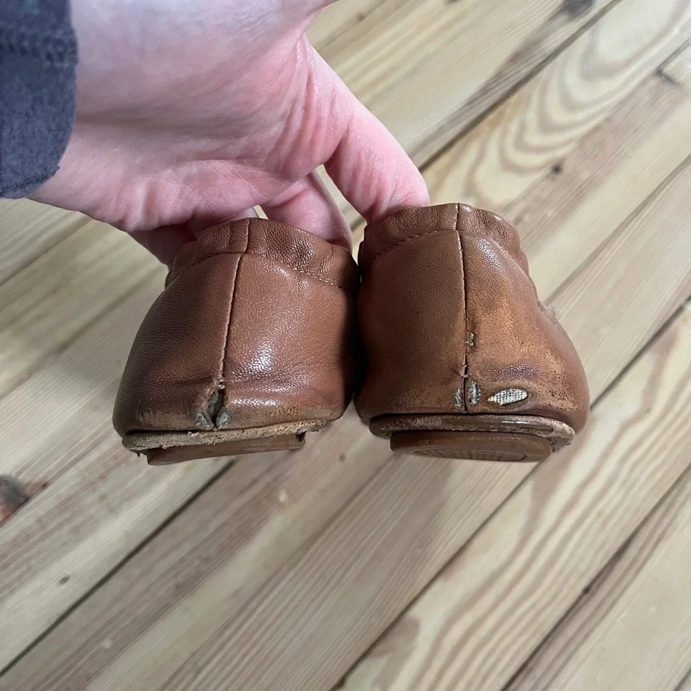 Tory Burch Reva Tan Leather Ballet Flats Gold Logo Medallion Round Toe Shoes - Picture 8 of 11